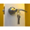 khoa tron gat yale vl8327 us15 bac cua phong 1
